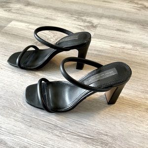 Steve Madden - Black Leather 2 Strap Block Heel/Sandals